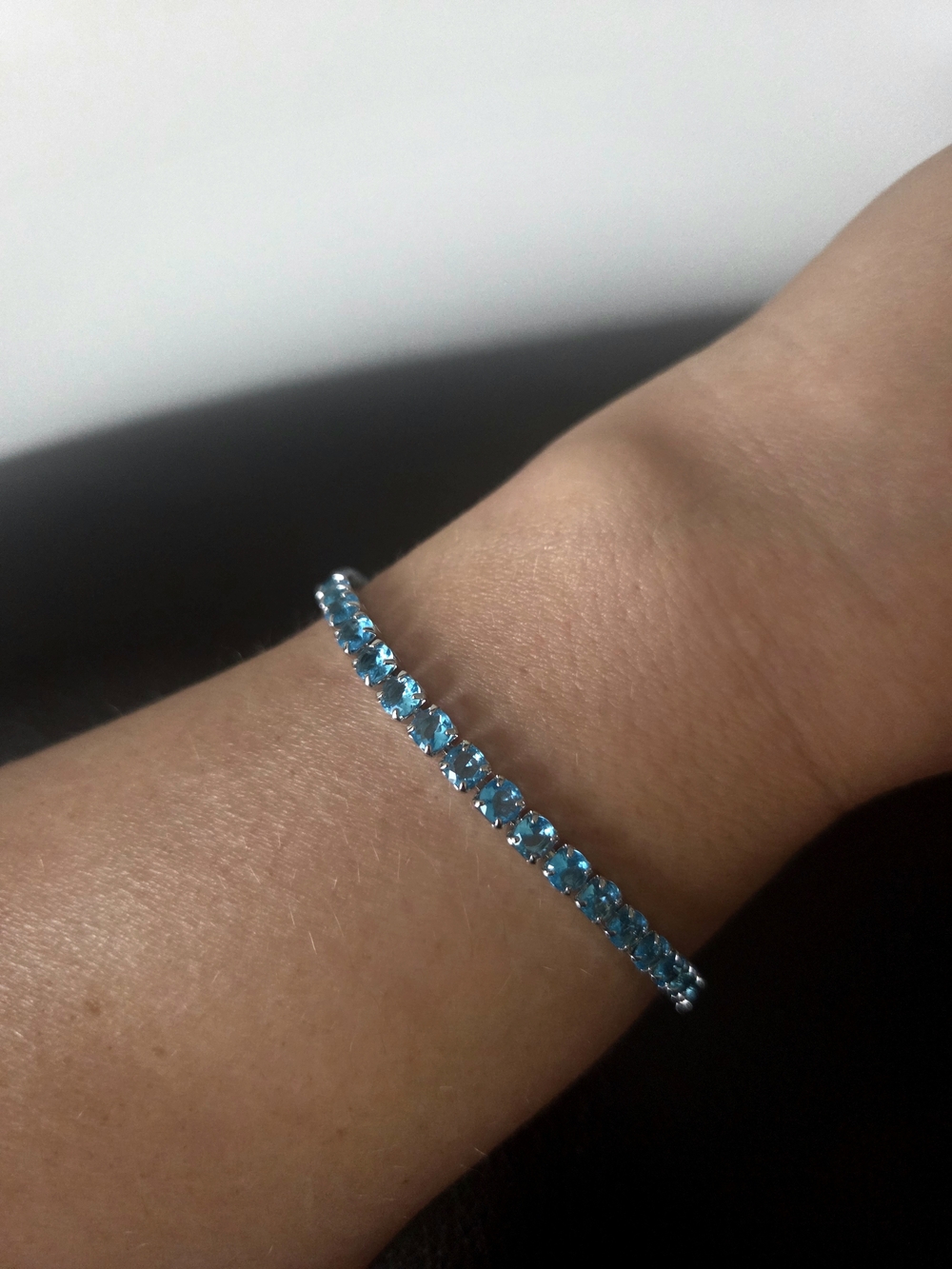 Minimalist Square Tennis Bracelet – Sparkling Oxide Zirconia Unisex Jewelry.